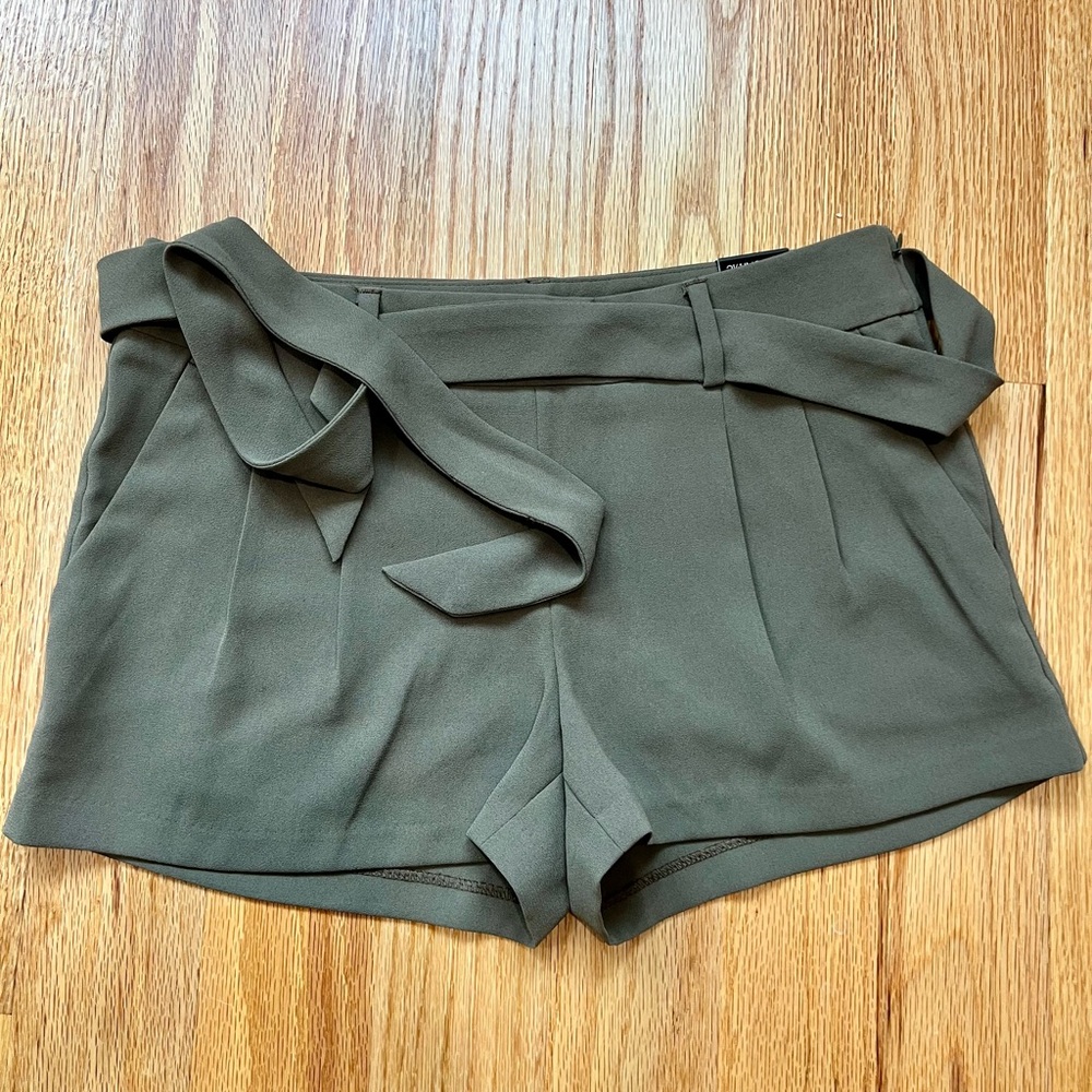 Express Olive Green Dress Belted Shorts Size 4 NWT